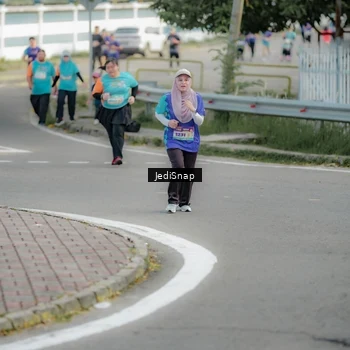 Runner Photo 8327955