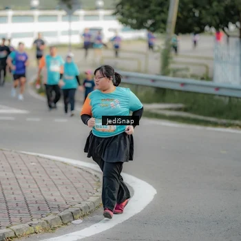 Runner Photo 8328002