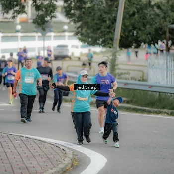 Runner Photo 8328026