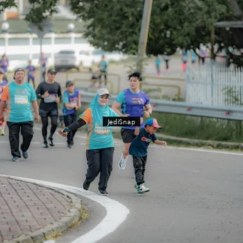 Runner Photo 8328027