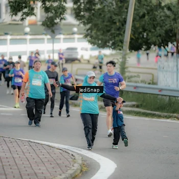 Runner Photo 8328029