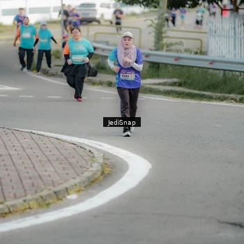 Runner Photo 8328031