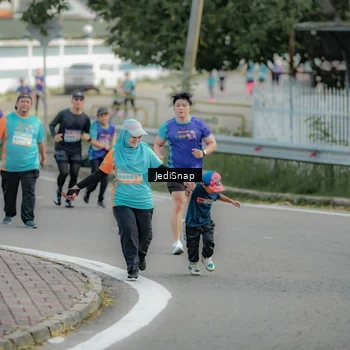 Runner Photo 8328043