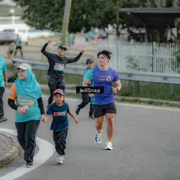 Runner Photo 8328052
