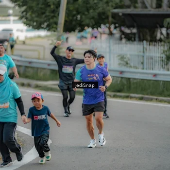 Runner Photo 8328067