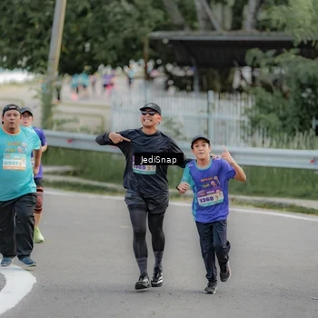 Runner Photo 8328084