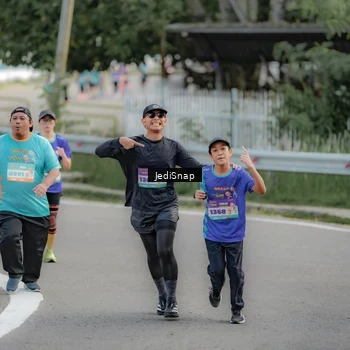Runner Photo 8328087