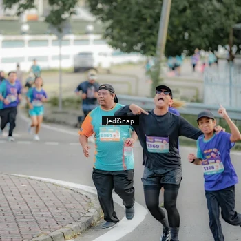 Runner Photo 8328094