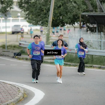 Runner Photo 8328128