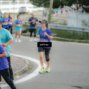 Runner Photo 8328132
