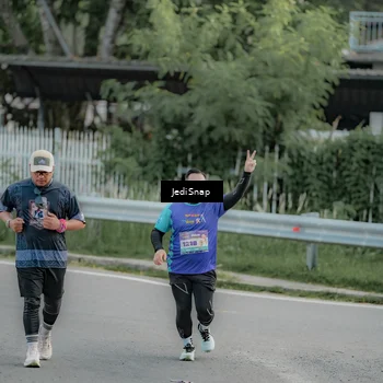 Runner Photo 8328151