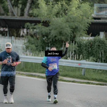 Runner Photo 8328154