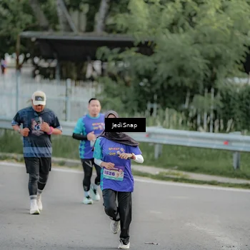 Runner Photo 8328158