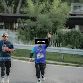 Runner Photo 8328165