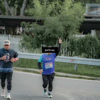 Runner Photo 8328167