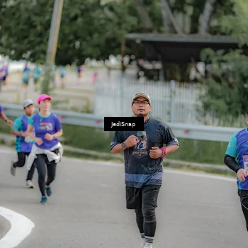 Runner Photo 8328176
