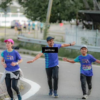 Runner Photo 8328183