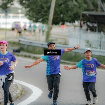 Runner Photo 8328209