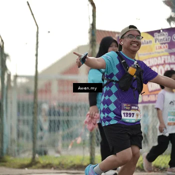 Runner Photo 8328305