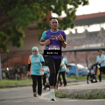Runner Photo 8328353