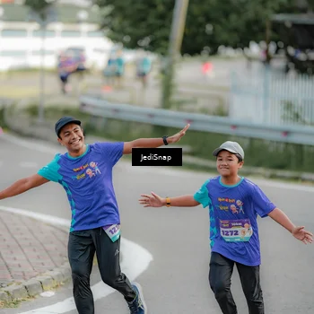Runner Photo 8328687