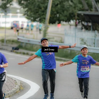 Runner Photo 8328700
