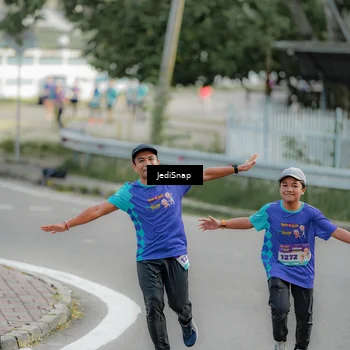 Runner Photo 8328704