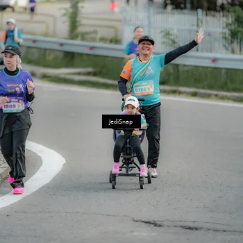 Runner Photo 8328708