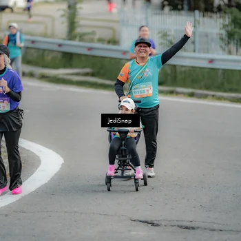 Runner Photo 8328709