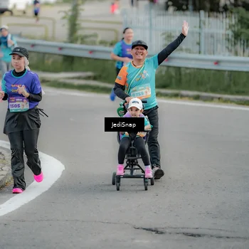 Runner Photo 8328712