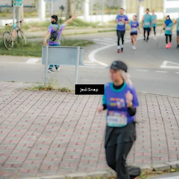 Runner Photo 8328724