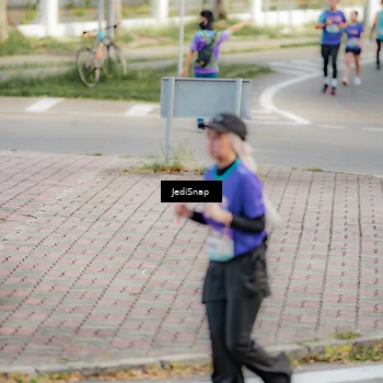 Runner Photo 8328729