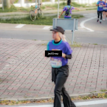 Runner Photo 8328731