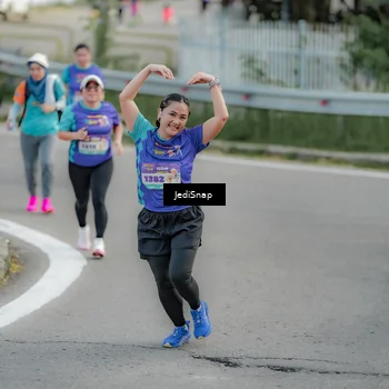 Runner Photo 8328752