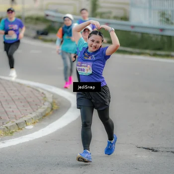 Runner Photo 8328757