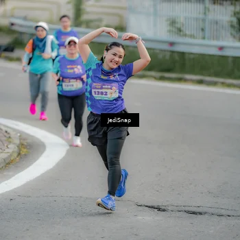 Runner Photo 8328759