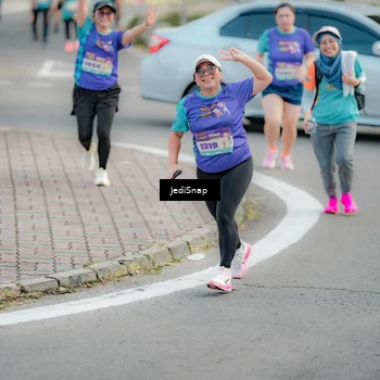 Runner Photo 8328767