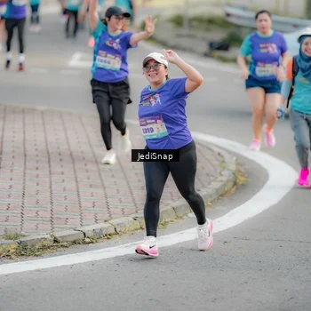 Runner Photo 8328770
