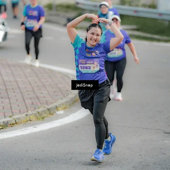 Runner Photo 8328772