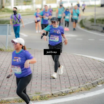 Runner Photo 8328773