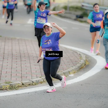 Runner Photo 8328774