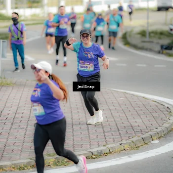Runner Photo 8328776