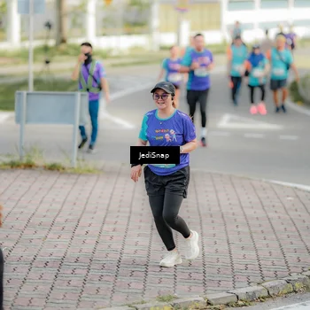Runner Photo 8328783