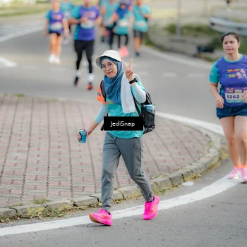 Runner Photo 8328787