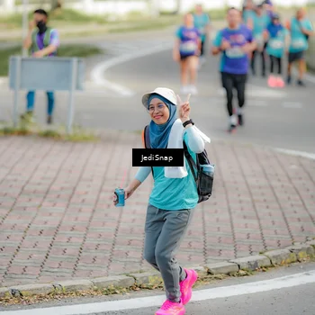 Runner Photo 8328790