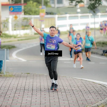 Runner Photo 8328813