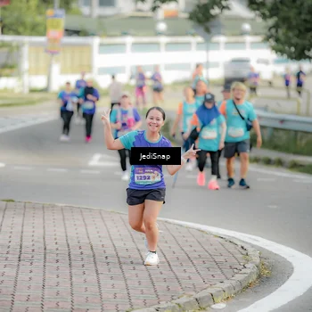 Runner Photo 8328833