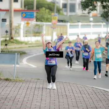 Runner Photo 8328845