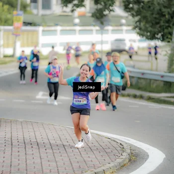 Runner Photo 8328846
