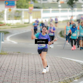 Runner Photo 8328850